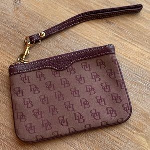💜 Vintage Dooney & Bourke Wristlet